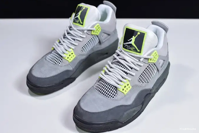 SE 4 Air Jordan Neon CT5342-007 0427